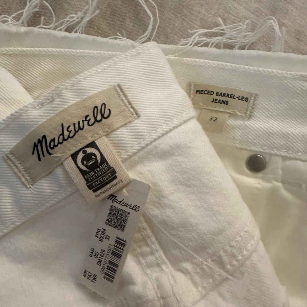 Madewell Pieced Barrel-Leg Jeans in white, size 32.  **NWT